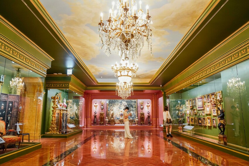 2025高雄必訪！左營莉・瓷藝博物館 超過3600件歐洲皇室瓷器，帶你穿越時空。