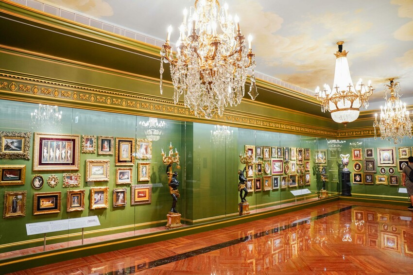 2025高雄必訪！左營莉・瓷藝博物館 超過3600件歐洲皇室瓷器，帶你穿越時空。