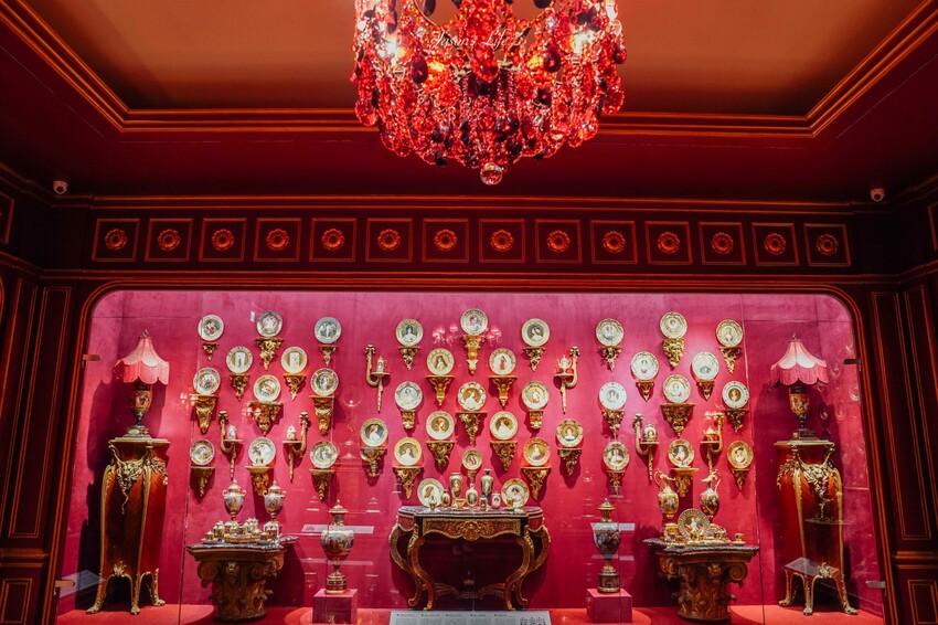 2025高雄必訪！左營莉・瓷藝博物館 超過3600件歐洲皇室瓷器，帶你穿越時空。