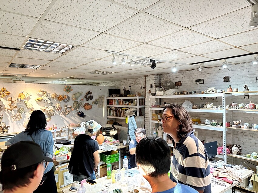 新北鶯歌老窯廠改造！90年老窯廠變身質感咖啡館。