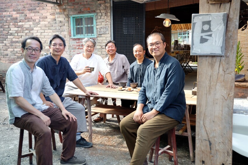 新北鶯歌老窯廠改造！90年老窯廠變身質感咖啡館。