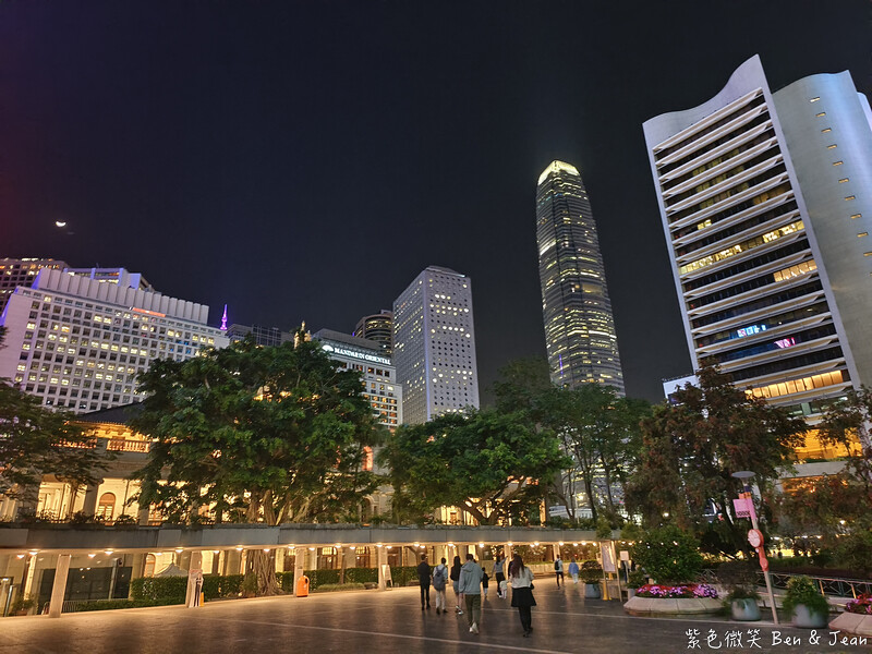 香港【2025香港太平山夜景攻略】山頂纜車+凌霄閣428+杜莎夫人蠟像館｜三合一門票、交通總整理