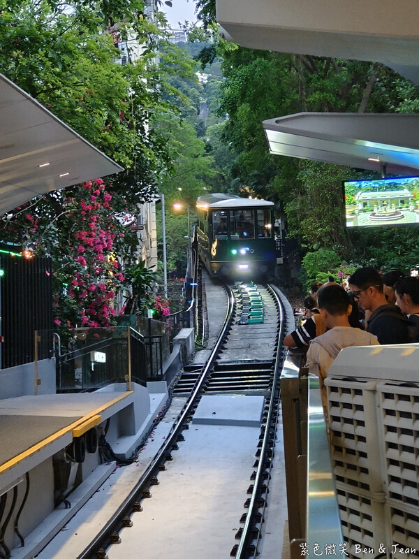 香港【2025香港太平山夜景攻略】山頂纜車+凌霄閣428+杜莎夫人蠟像館｜三合一門票、交通總整理