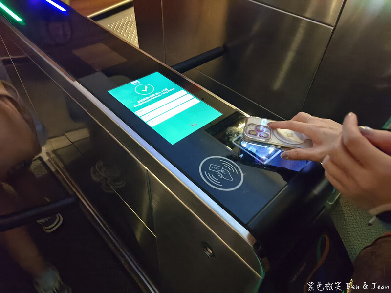 香港【2025香港太平山夜景攻略】山頂纜車+凌霄閣428+杜莎夫人蠟像館｜三合一門票、交通總整理