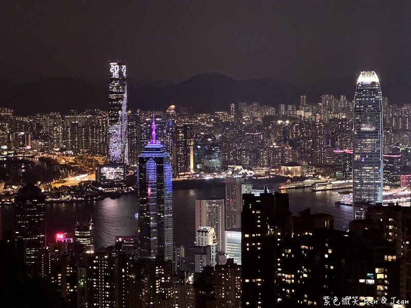 香港【2025香港太平山夜景攻略】山頂纜車+凌霄閣428+杜莎夫人蠟像館｜三合一門票、交通總整理