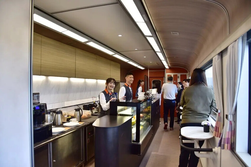 台鐵觀光列車|雄獅旅遊 鳴日廚房X君品頤宮米其林三星料理 移 台鐵觀光列車|雄獅旅遊 鳴日廚房X君品頤宮米其林三星料理 移