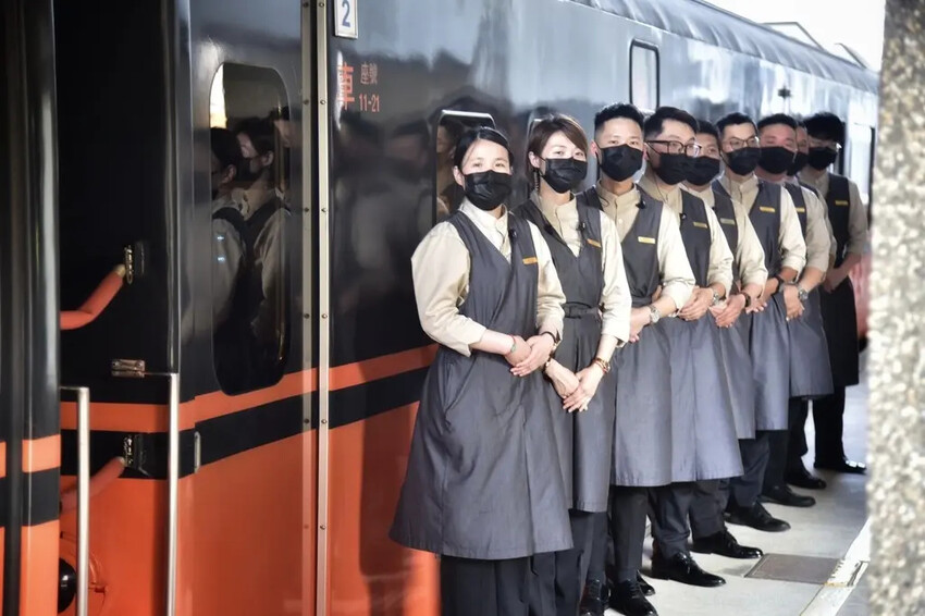 台鐵觀光列車|雄獅旅遊 鳴日廚房X君品頤宮米其林三星料理 移 台鐵觀光列車|雄獅旅遊 鳴日廚房X君品頤宮米其林三星料理 移