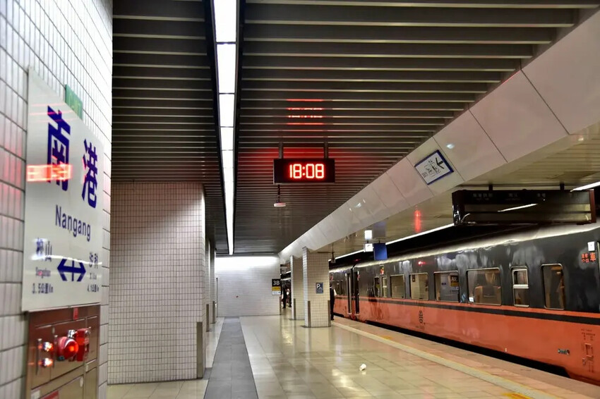 台鐵觀光列車|雄獅旅遊 鳴日廚房X君品頤宮米其林三星料理 移 台鐵觀光列車|雄獅旅遊 鳴日廚房X君品頤宮米其林三星料理 移