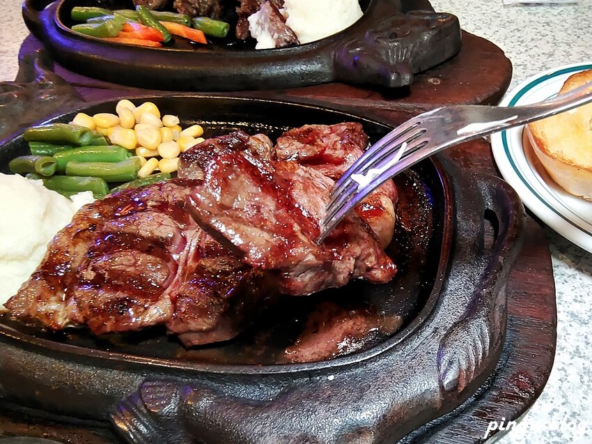 Steak House ，沖繩在地人氣牛排，88牛排館國際通必訪。