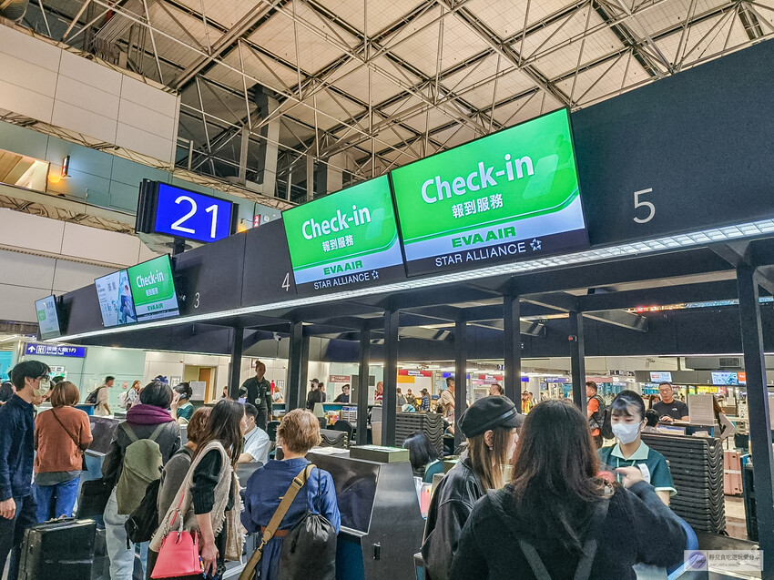 成田機場交通攻略，京成Skyliner購票行李寄放教學，6分鐘到市區。