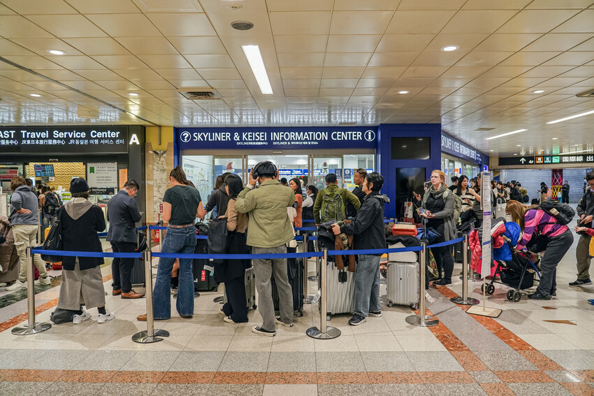 成田機場交通攻略，京成Skyliner購票行李寄放教學，6分鐘到市區。