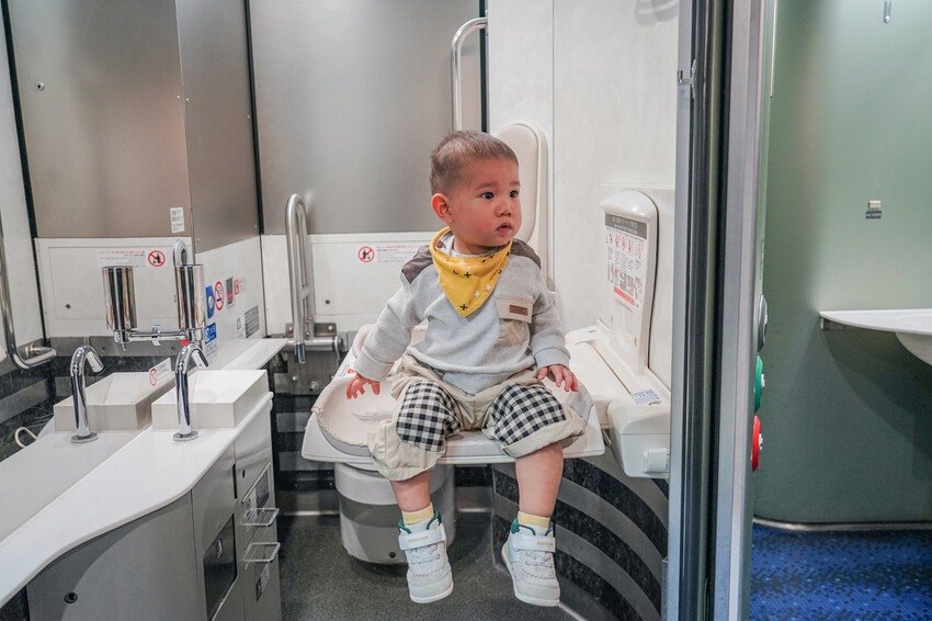 成田機場交通攻略，京成Skyliner購票行李寄放教學，6分鐘到市區。