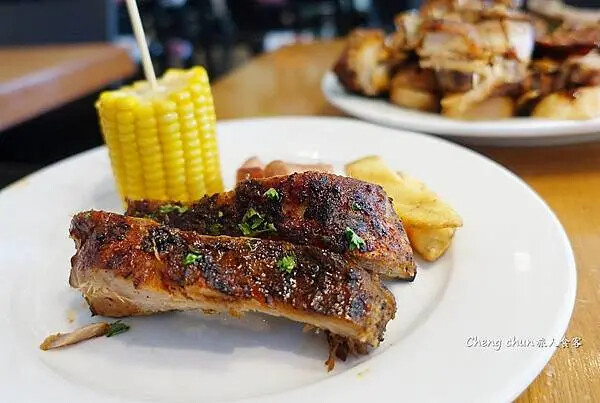 菲律賓長灘島【Valhalla Charlies】Rlibs