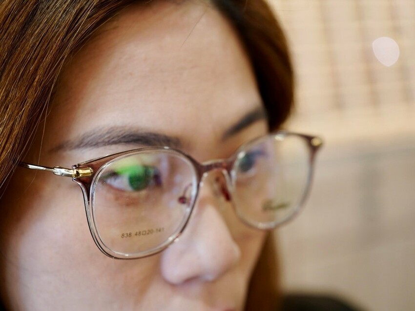 【台南配鏡推薦】伍佰眼鏡臨安店開箱｜多焦＋變色眼鏡只花398