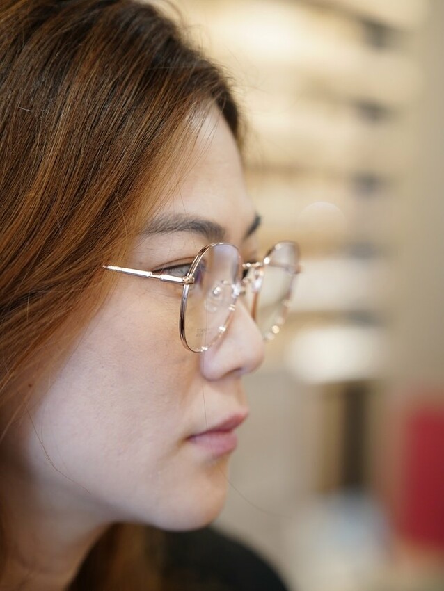 【台南配鏡推薦】伍佰眼鏡臨安店開箱｜多焦＋變色眼鏡只花398