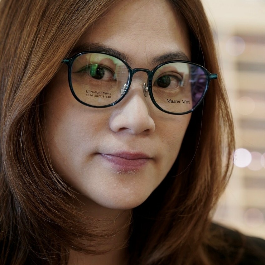 【台南配鏡推薦】伍佰眼鏡臨安店開箱｜多焦＋變色眼鏡只花398