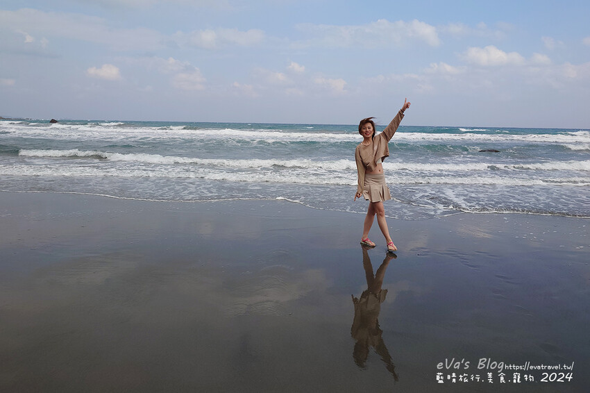 台東縣成功鎮【台東景點】都歷部落傳統海域—Pacefongan(巴茲風岸)都歷沙灘|阿美族天空之鏡秘境,黑沙灘絕美倒影|寵物友善海灘推薦。台東天空之鏡