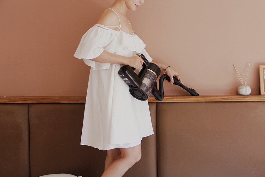 過敏救星！M8 PLUS吸塵器自動集塵超乾淨，塵蟎剋星自動集塵。