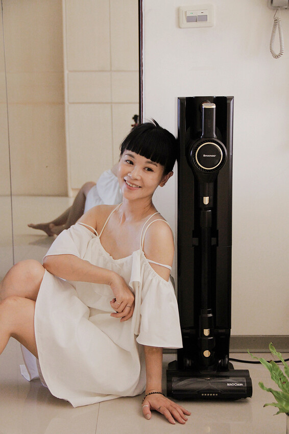 過敏救星！M8 PLUS吸塵器自動集塵超乾淨，塵蟎剋星自動集塵。