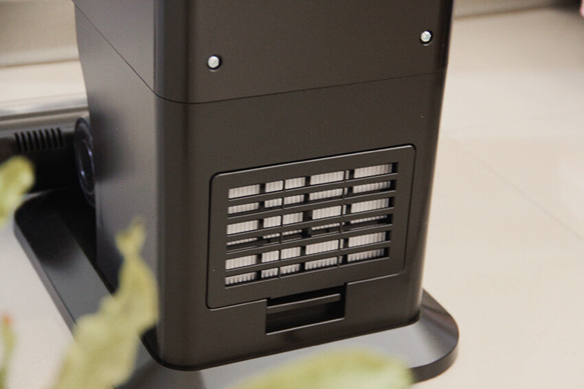 過敏救星！M8 PLUS吸塵器自動集塵超乾淨，塵蟎剋星自動集塵。