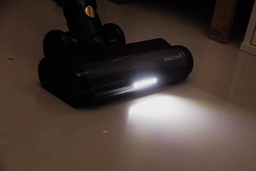 過敏救星！M8 PLUS吸塵器自動集塵超乾淨，塵蟎剋星自動集塵。