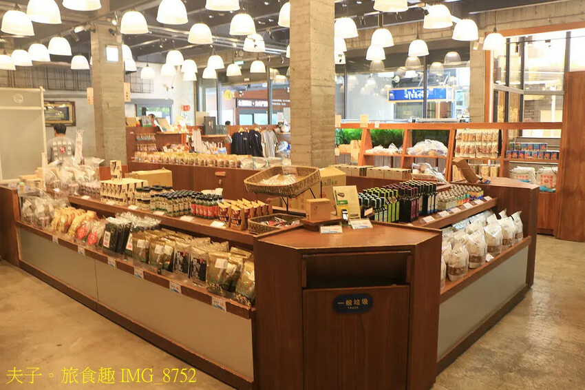 2025曼波新城太平洋國際疊石藝術季 夢境場景 海、石與人的