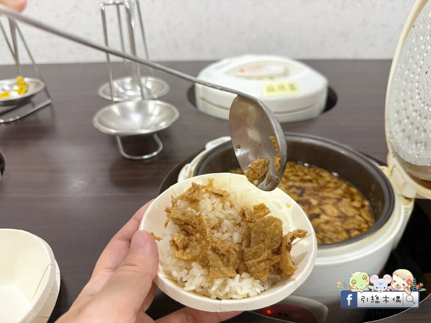 嘉義市西區百元平價鍋物怎麼挑？《逸小鍋嘉義仁愛店》的5個驚喜你知道嗎？自助吧有汽水咖啡冰淇淋還有拌飯跟蔬菜任意夾!?