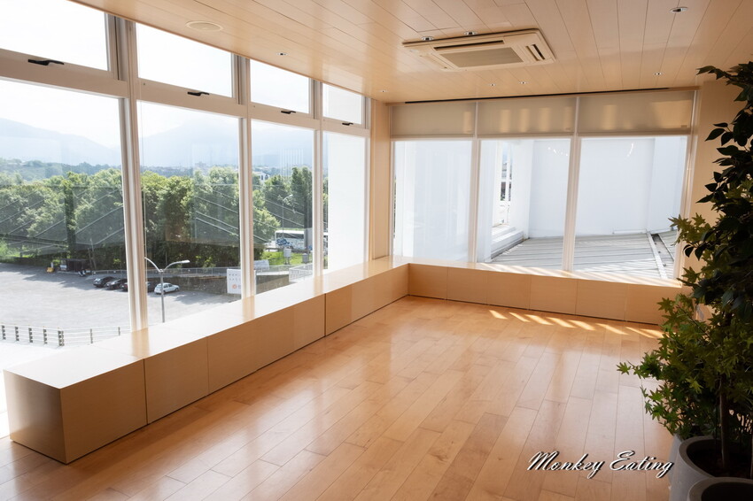 【南投景點】日月町複合式商場｜埔里愛蘭交流道最美休息驛站！TSUTAYA BOOKSTORE蔦屋書店、咖啡店、攤車市集、伴手禮、加油站一次滿足~ - 貪吃猴的幻想