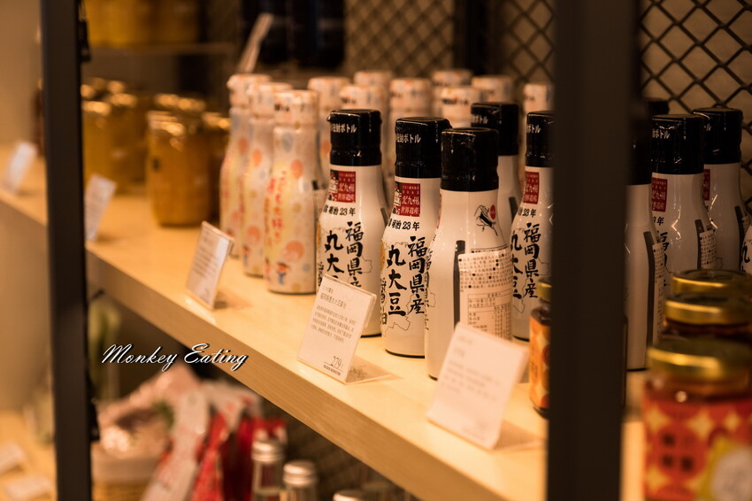 【南投景點】日月町複合式商場｜埔里愛蘭交流道最美休息驛站！TSUTAYA BOOKSTORE蔦屋書店、咖啡店、攤車市集、伴手禮、加油站一次滿足~ - 貪吃猴的幻想
