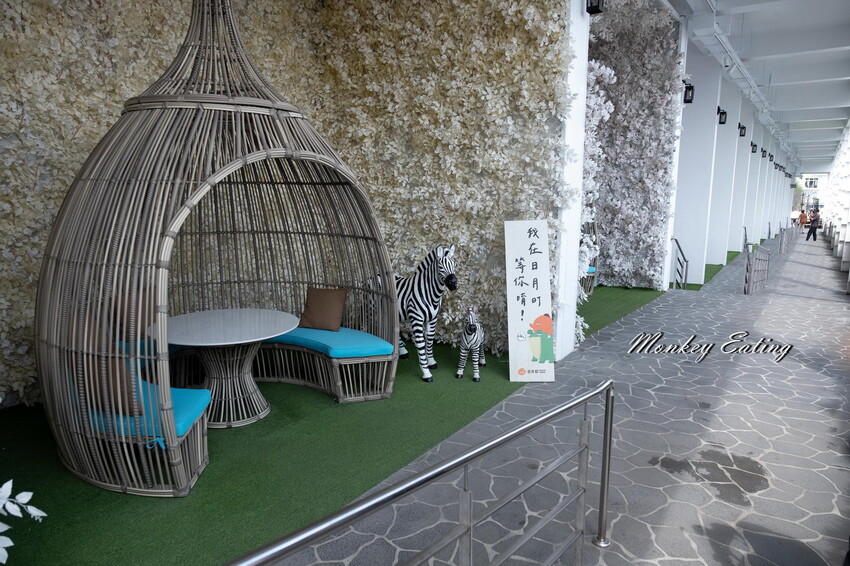 【南投景點】日月町複合式商場｜埔里愛蘭交流道最美休息驛站！TSUTAYA BOOKSTORE蔦屋書店、咖啡店、攤車市集、伴手禮、加油站一次滿足~ - 貪吃猴的幻想