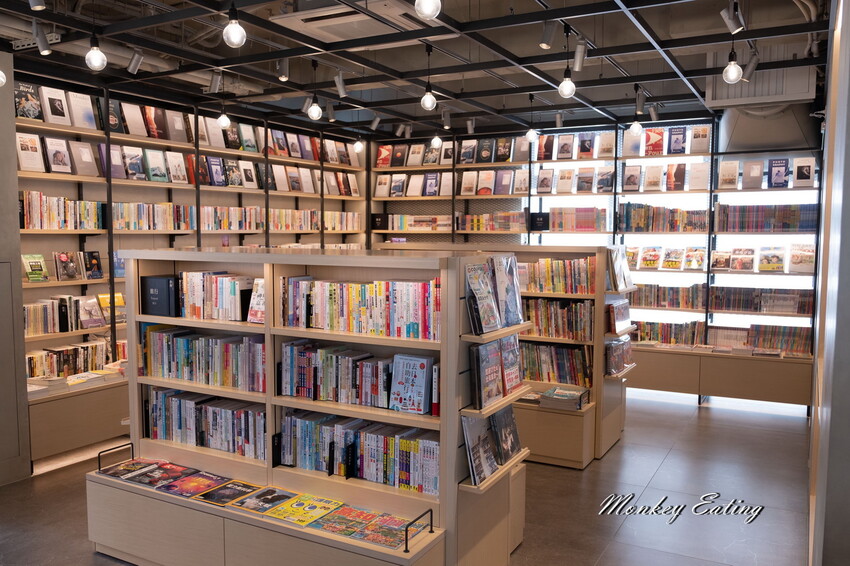 【南投景點】日月町複合式商場｜埔里愛蘭交流道最美休息驛站！TSUTAYA BOOKSTORE蔦屋書店、咖啡店、攤車市集、伴手禮、加油站一次滿足~ - 貪吃猴的幻想