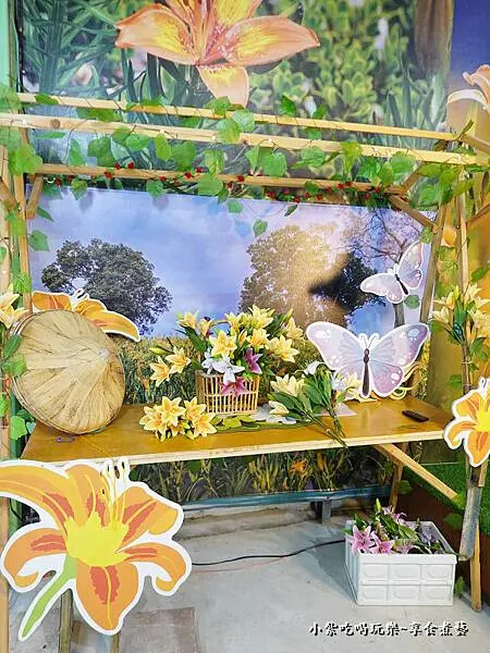 打卡拍照花束道具-百吉金針花 (1).jpg