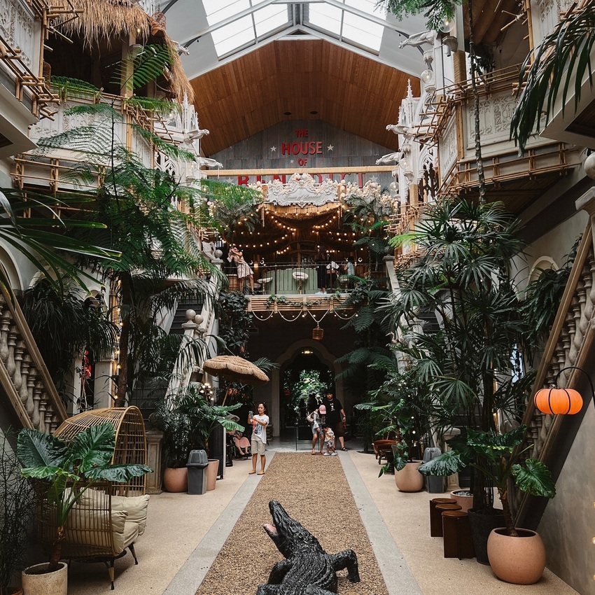 泰國2025芭達雅到BKK機場交通怎麼挑？包車、巴士、Grab哪一個最划算