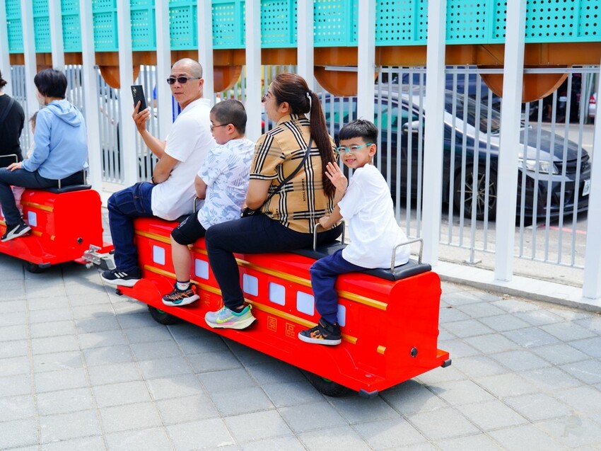 苗栗縣苗栗市親子鐵道小旅行全紀錄，真實心得＋遊園亮點一次看｜苗栗火車頭園區初體驗