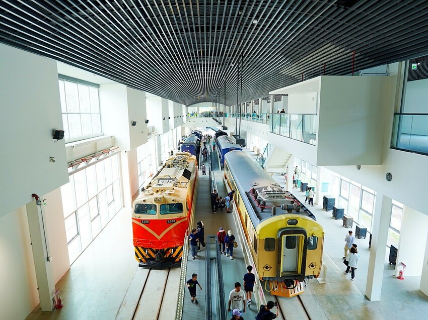 苗栗縣苗栗市親子鐵道小旅行全紀錄，真實心得＋遊園亮點一次看｜苗栗火車頭園區初體驗