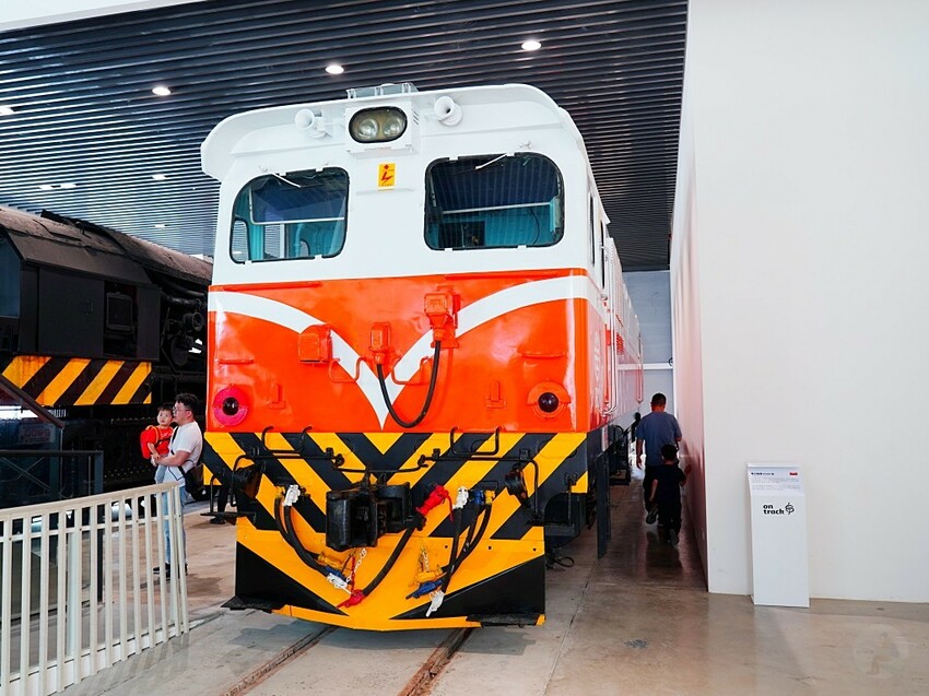 苗栗縣苗栗市親子鐵道小旅行全紀錄，真實心得＋遊園亮點一次看｜苗栗火車頭園區初體驗