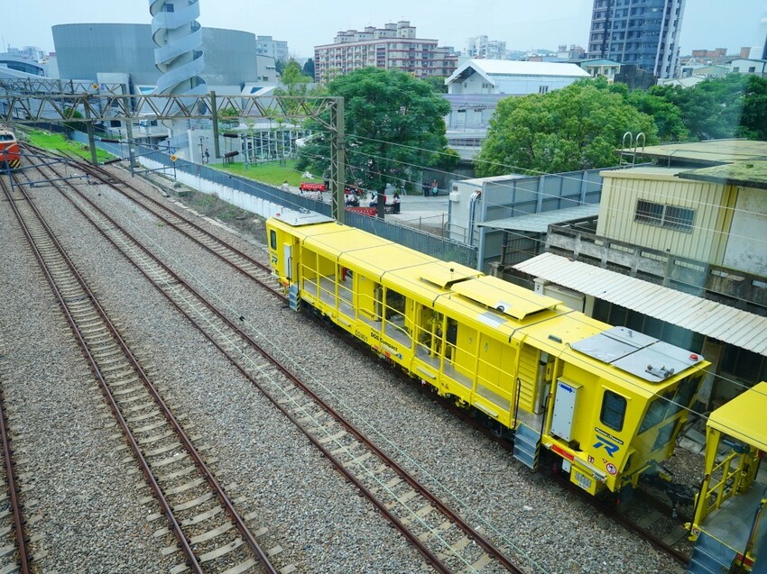 苗栗縣苗栗市親子鐵道小旅行全紀錄，真實心得＋遊園亮點一次看｜苗栗火車頭園區初體驗