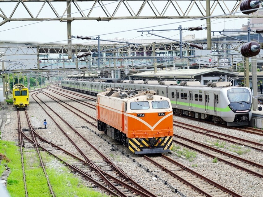 苗栗縣苗栗市親子鐵道小旅行全紀錄，真實心得＋遊園亮點一次看｜苗栗火車頭園區初體驗