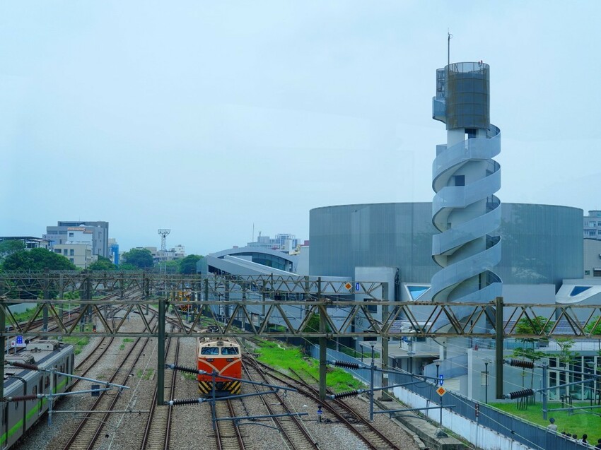 苗栗縣苗栗市親子鐵道小旅行全紀錄，真實心得＋遊園亮點一次看｜苗栗火車頭園區初體驗