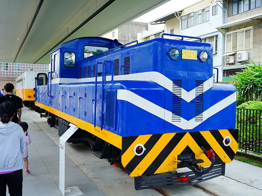 苗栗縣苗栗市親子鐵道小旅行全紀錄，真實心得＋遊園亮點一次看｜苗栗火車頭園區初體驗