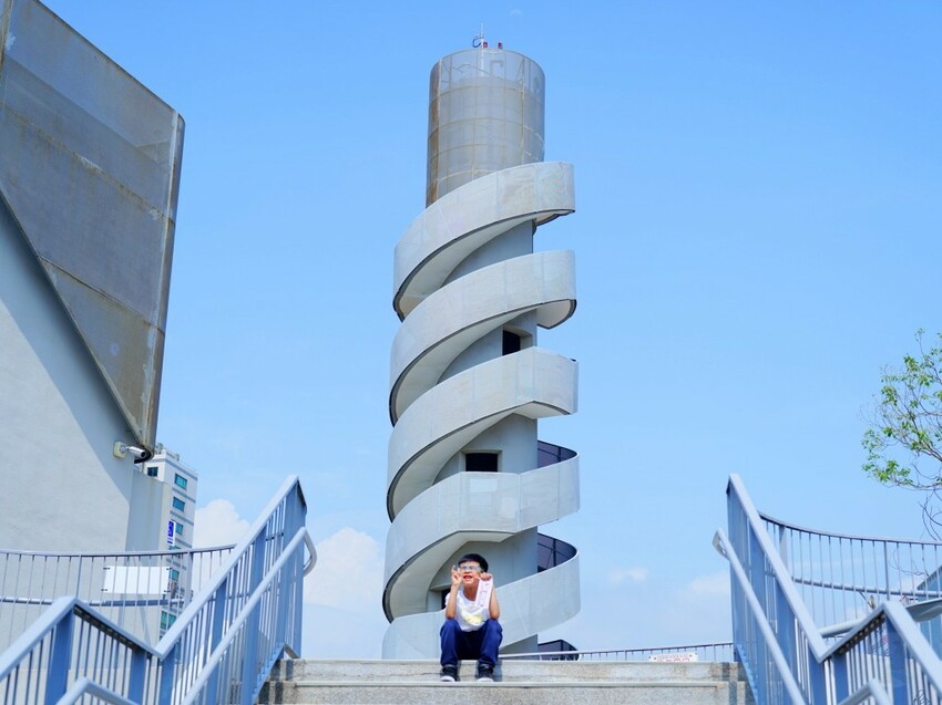 苗栗縣苗栗市親子鐵道小旅行全紀錄，真實心得＋遊園亮點一次看｜苗栗火車頭園區初體驗