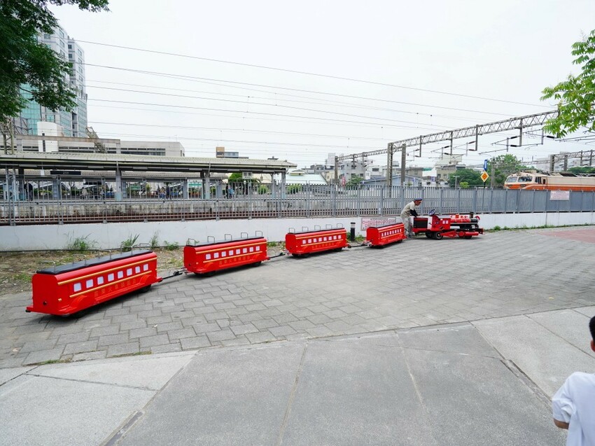 苗栗縣苗栗市親子鐵道小旅行全紀錄，真實心得＋遊園亮點一次看｜苗栗火車頭園區初體驗