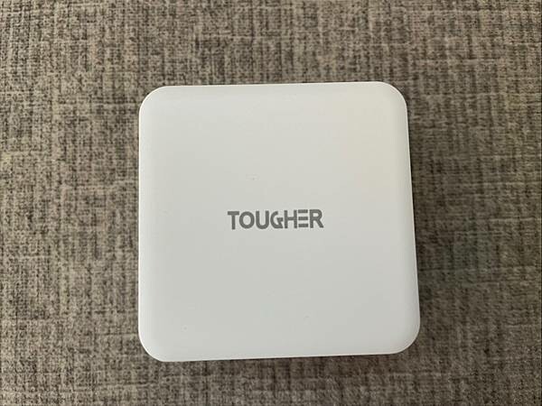 TOUGHER 堅韌者｜65W PD+QC 氮化鎵GaN 閃