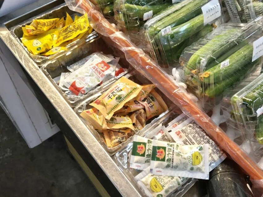成功黃昏市場｜跳脫傳統市場走出超乾淨市場！認證蔬菜水果量販價！現在還有生菜沙拉！高雄市場推薦、高雄超市推薦、高雄量販店推薦、高雄水果推薦、大寮市場推薦 - 佛系旅遊筆記