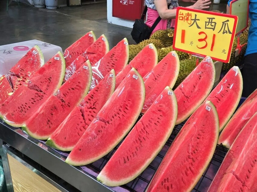 成功黃昏市場｜跳脫傳統市場走出超乾淨市場！認證蔬菜水果量販價！現在還有生菜沙拉！高雄市場推薦、高雄超市推薦、高雄量販店推薦、高雄水果推薦、大寮市場推薦 - 佛系旅遊筆記