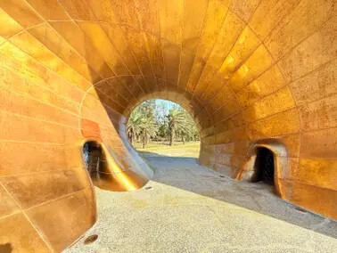 高雄旗津半日遊：推薦必去景點以及好吃的鴨角活海產海鮮料理。旗津的夕陽無限好