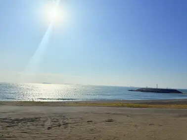 高雄旗津半日遊：推薦必去景點以及好吃的鴨角活海產海鮮料理。旗津的夕陽無限好