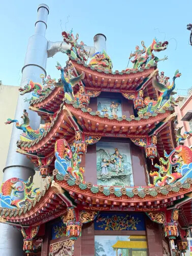 高雄旗津半日遊：推薦必去景點以及好吃的鴨角活海產海鮮料理。旗津的夕陽無限好