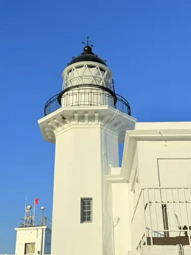 高雄旗津半日遊：推薦必去景點以及好吃的鴨角活海產海鮮料理。旗津的夕陽無限好