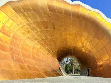 高雄旗津半日遊：推薦必去景點以及好吃的鴨角活海產海鮮料理。旗津的夕陽無限好